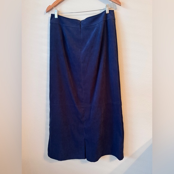 Chic Navy Women's Pencil Skirt - Picture 5 of 7